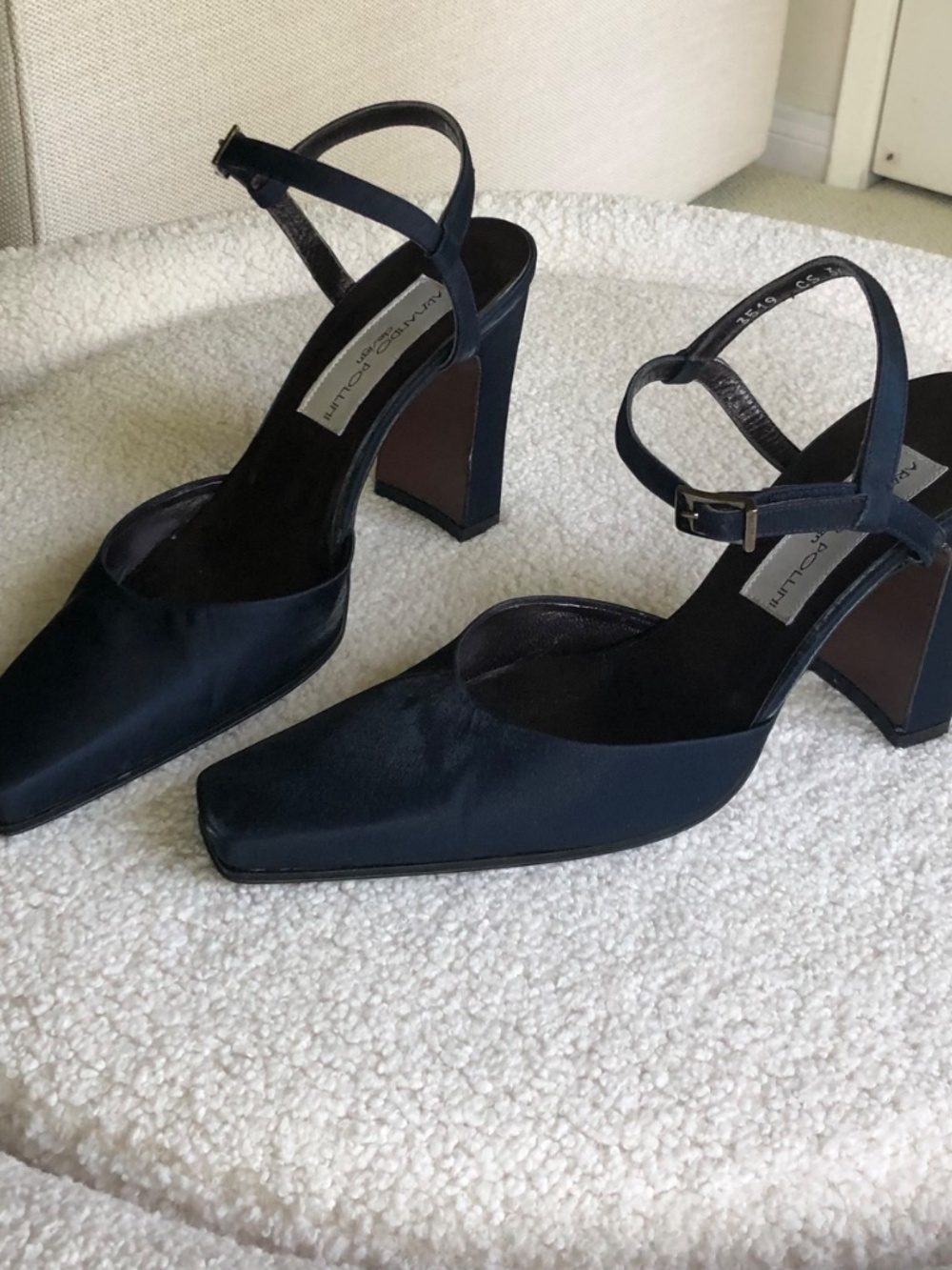 Armando Pollini Design Silk Slingback Heel Navy Blue Size EU 36 Like New - Picture 2 of 9